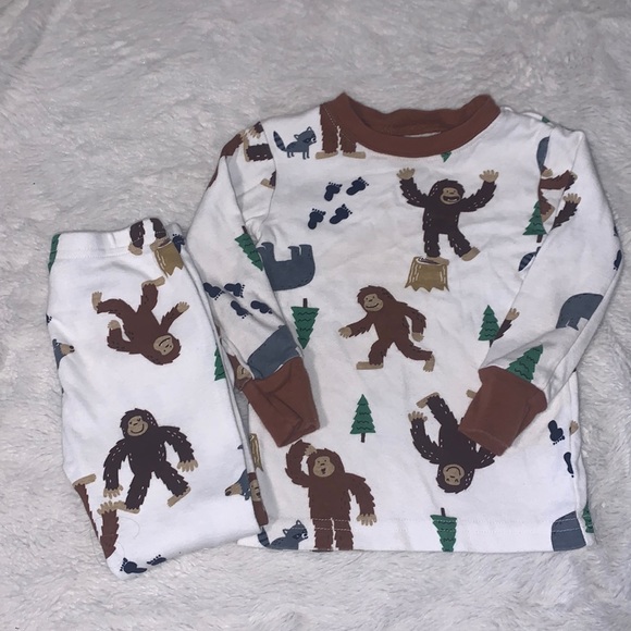 Carter's Other - Carters Bigfoot pj set